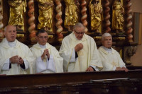 Złoci jubilaci kapłaństwa we włocławskiej katedrze